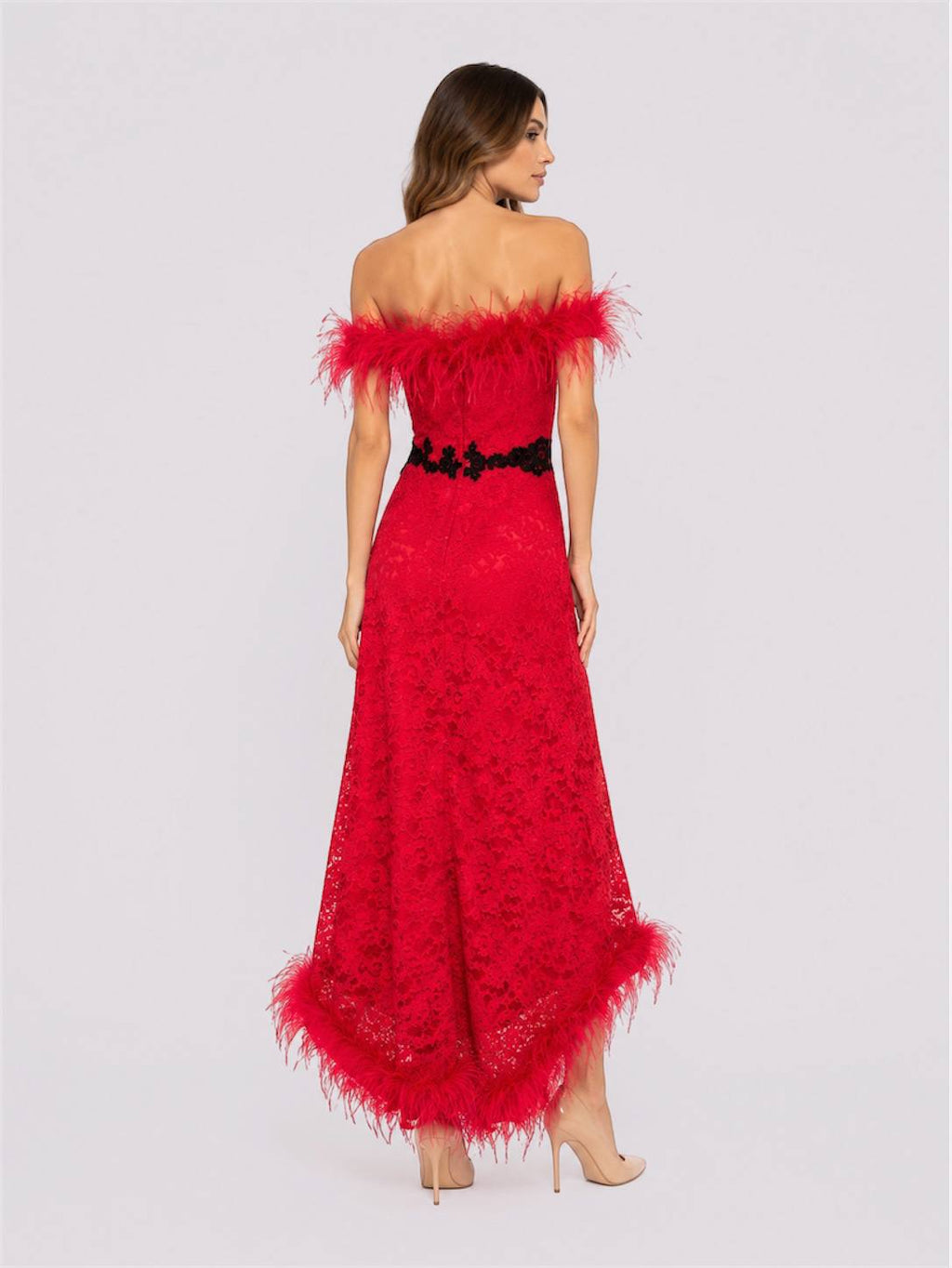 Abito in pizzo rosso