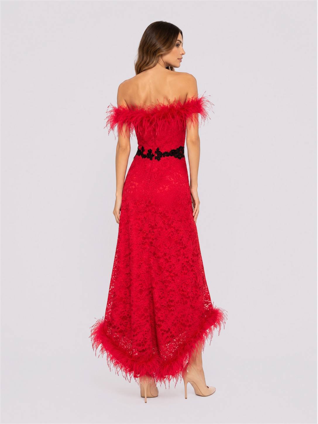 Abito in pizzo rosso
