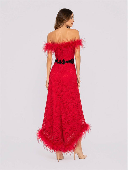 Abito in pizzo rosso